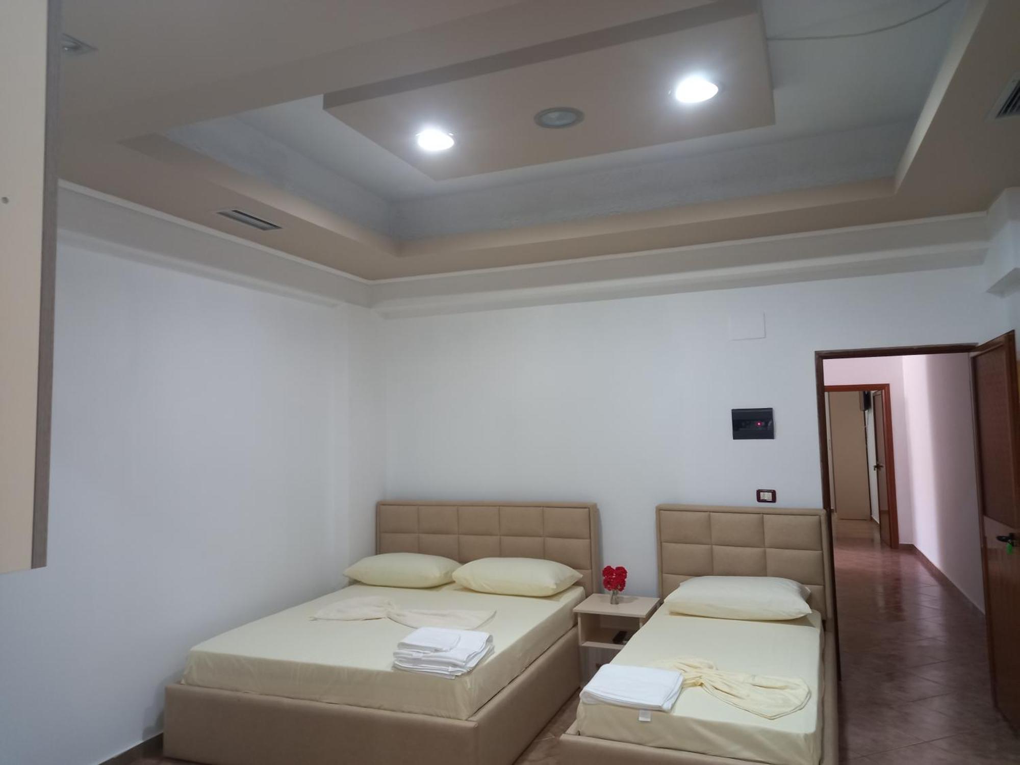 Bar Restorant Hotel Altini Вльора Номер фото